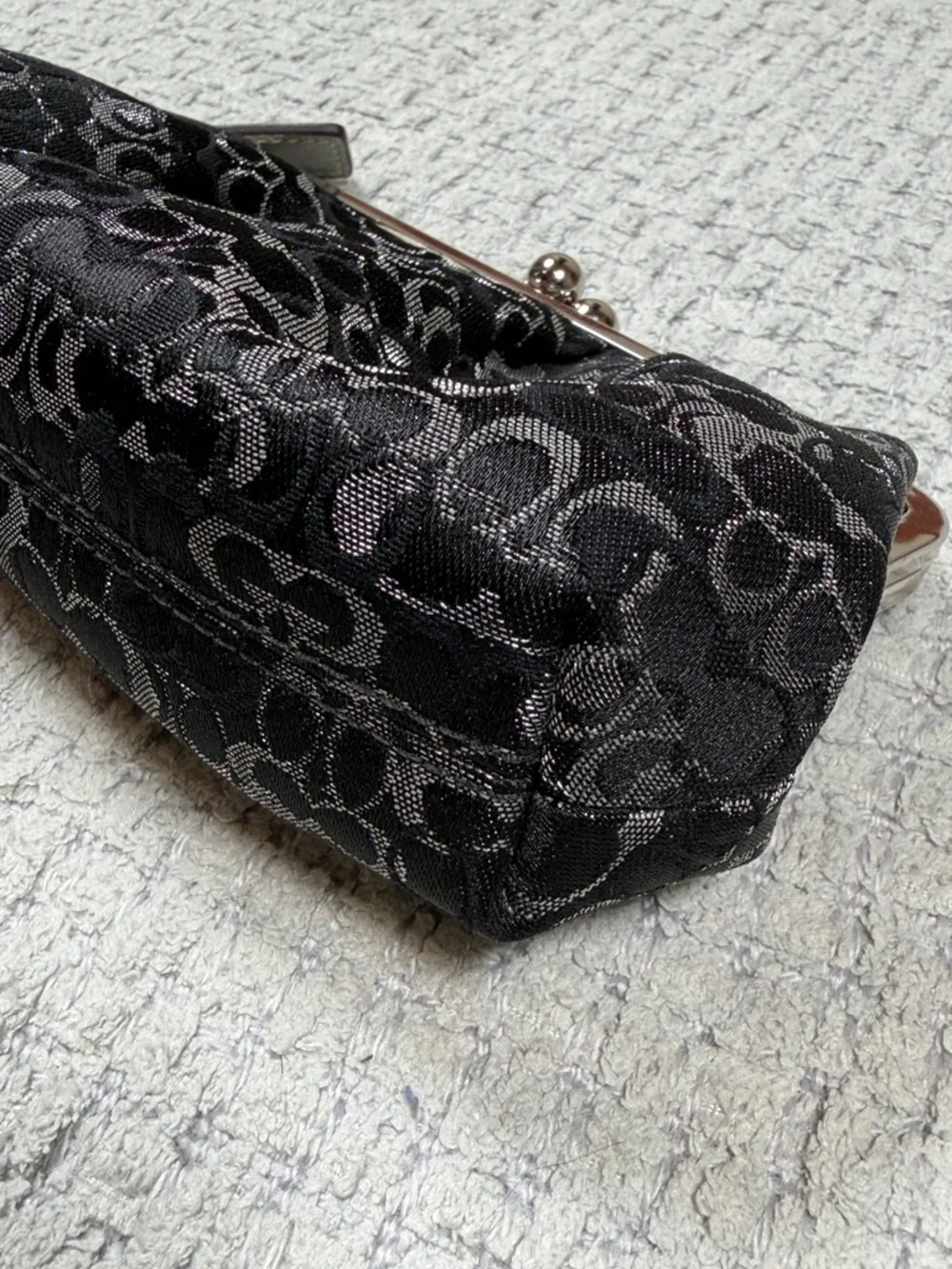 COACH Vintage Y2K Optic Lurex Framed Kisslock Clutch Wristlet Black Silver Pink